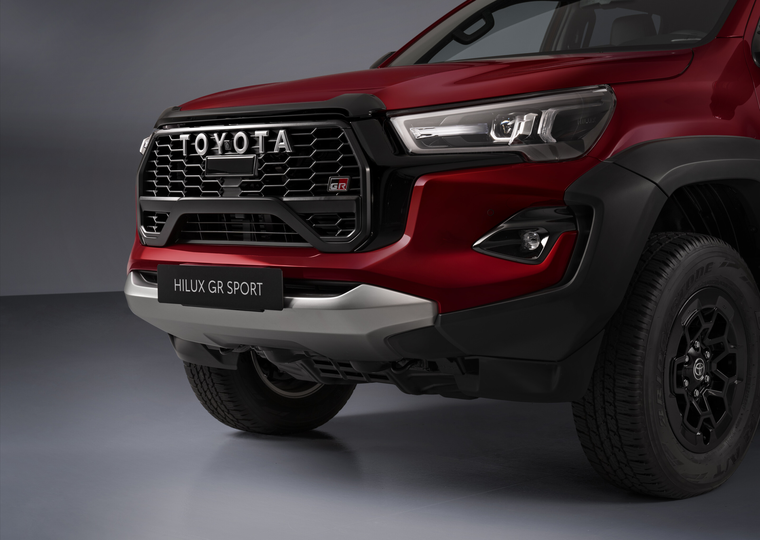 Nya GR SPORT II lyfter Toyota Hilux till en ny nivå — Toyota