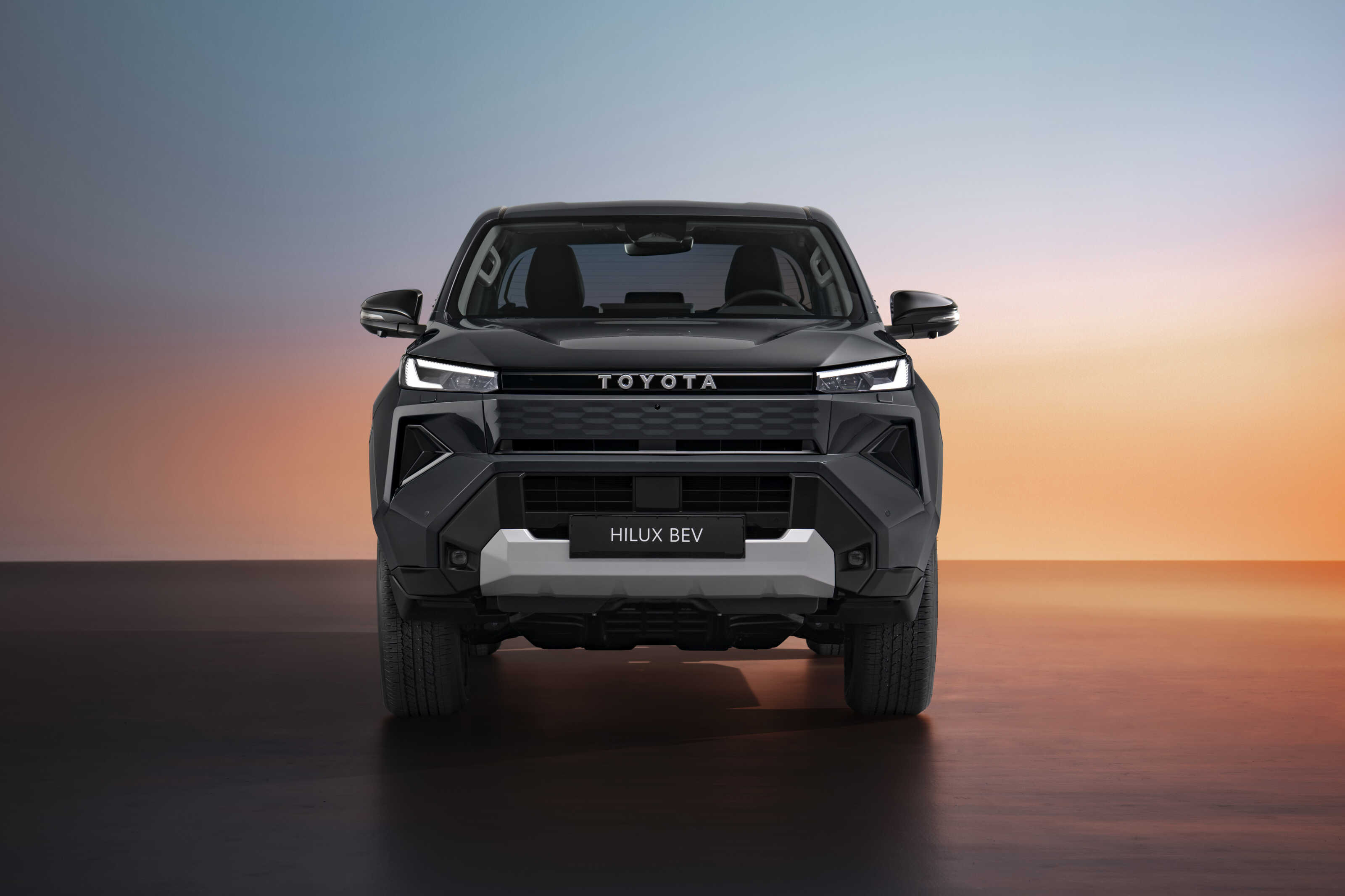 Nionde generationen av Toyota Hilux nu också med eldrift — Toyota