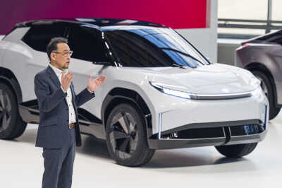 Toyota presenterar vägen till koldioxidneutralitet genom hela värdekedjan till år 2040 i Europa