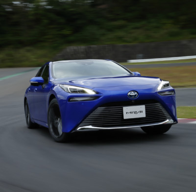 Premiär för nya Toyota Mirai som drivs med vätgas